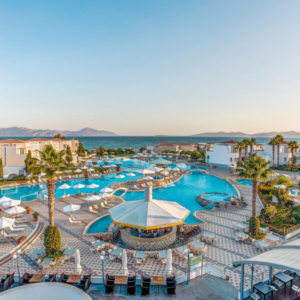 TUI MAGIC LIFE Marmari Palace Pool 2