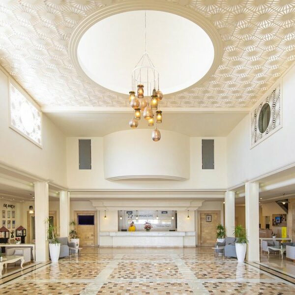 TUI MAGIC LIFE Penelope Beach Empfang