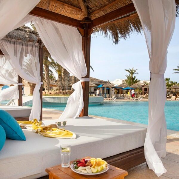 TUI MAGIC LIFE Penelope Beach Pool Relax